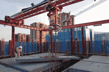 輔助吊裝工具作業 壓縮.gif